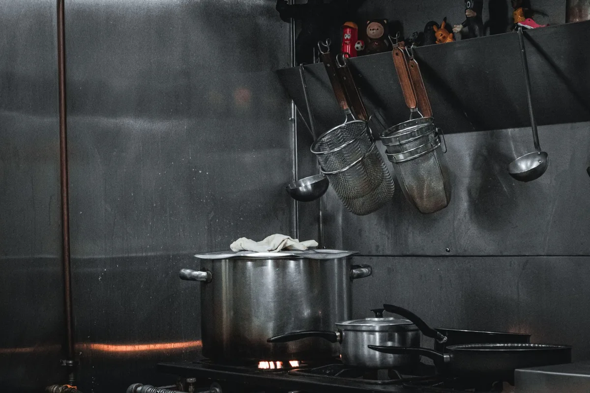 benefits of hard anodized cookware