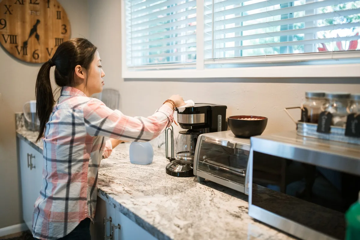 coffee maker mineral buildup limescale