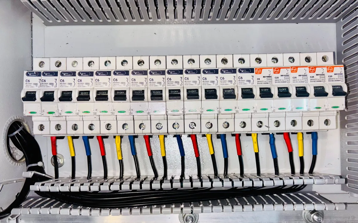 GE microwave circuit breaker