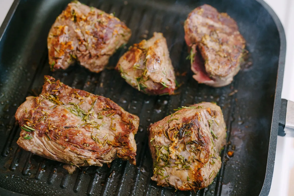 how do you cook lamb chops in a pan