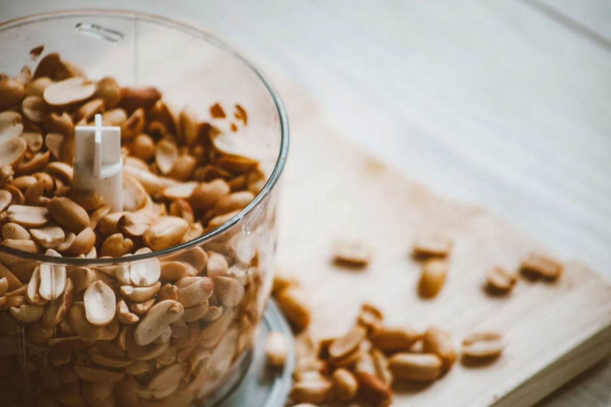 how to fix a wobbly blender jar
